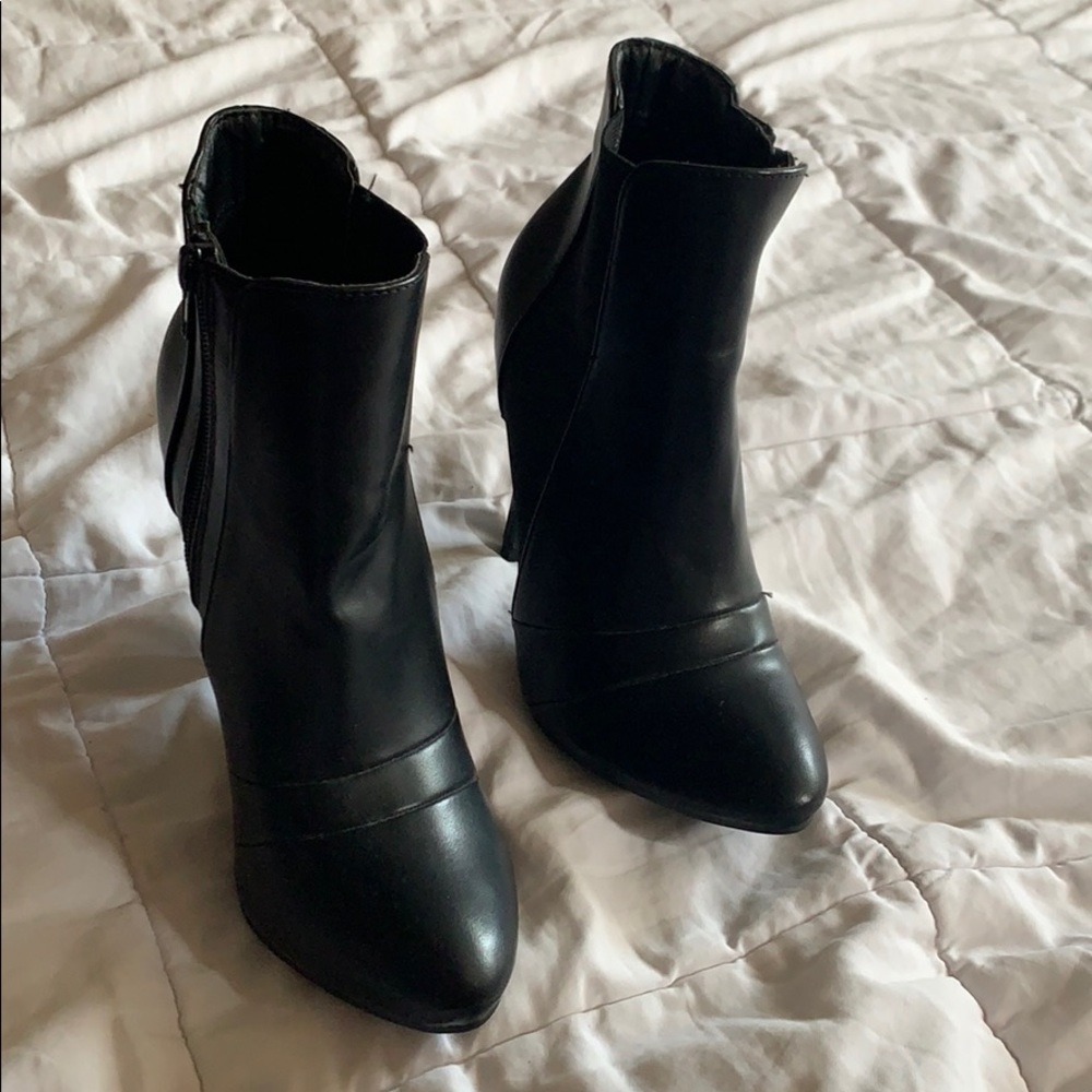 NEW cute black booties